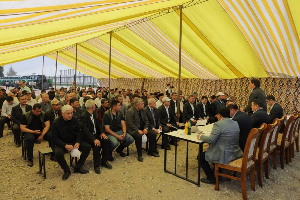 Обеспечение аграриев Узбекистана современной техникой